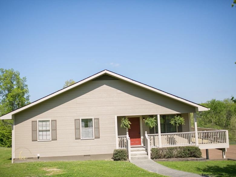 Pierce House: Luxury Vacation Rental with Scenic Views & Modern Comforts