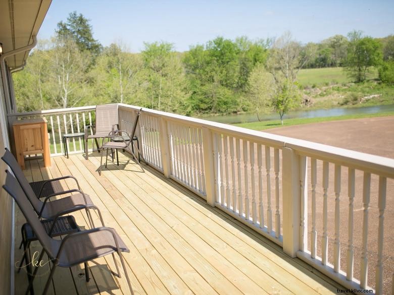 Pierce House: Luxury Vacation Rental with Scenic Views & Modern Comforts