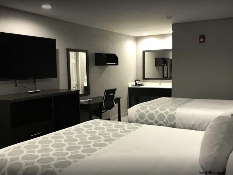 Rodeway Inn Calhoun South – Comfortable & Convenient Stay in Northwest Georgia