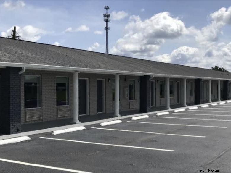 Rodeway Inn Calhoun South – Comfortable & Convenient Stay in Northwest Georgia