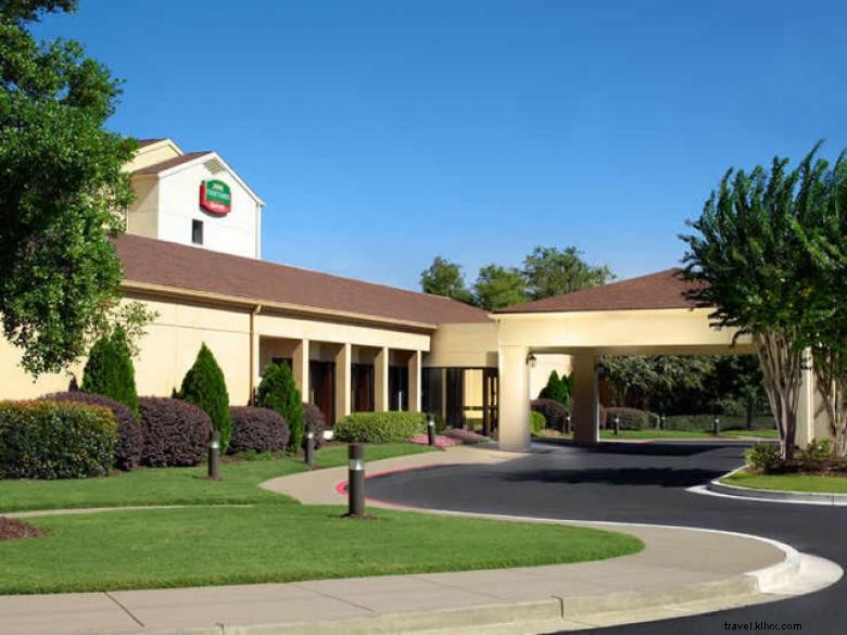 Courtyard Atlanta Airport North – Premium Comfort Near Virginia Ave