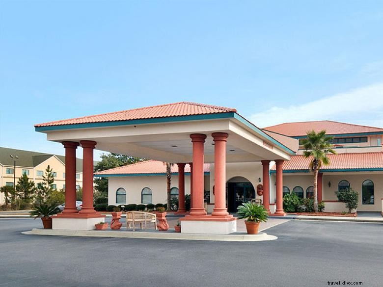 Days Inn & Suites by Wyndham Savannah Gateway – Comfort & Convenience Near I‑95 & 204