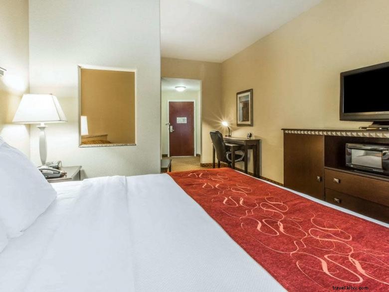 Comfort Suites at Kings Bay Naval Base – Comfortable & Convenient Stay