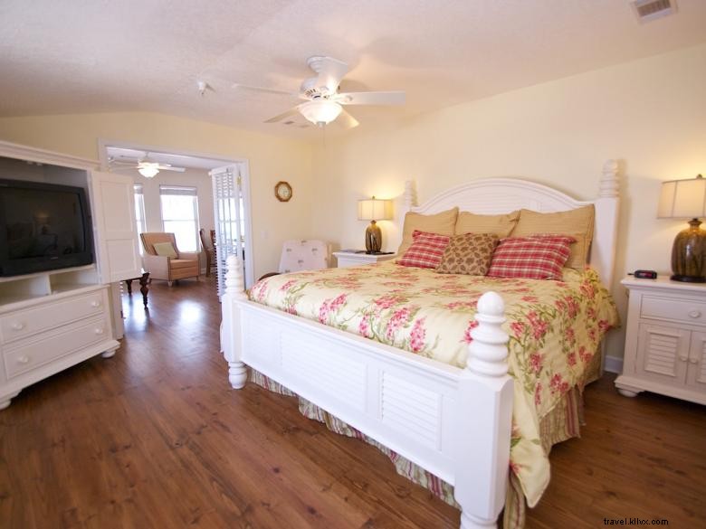 DeSoto Beach Terraces – Luxury Coastal Living with Private View