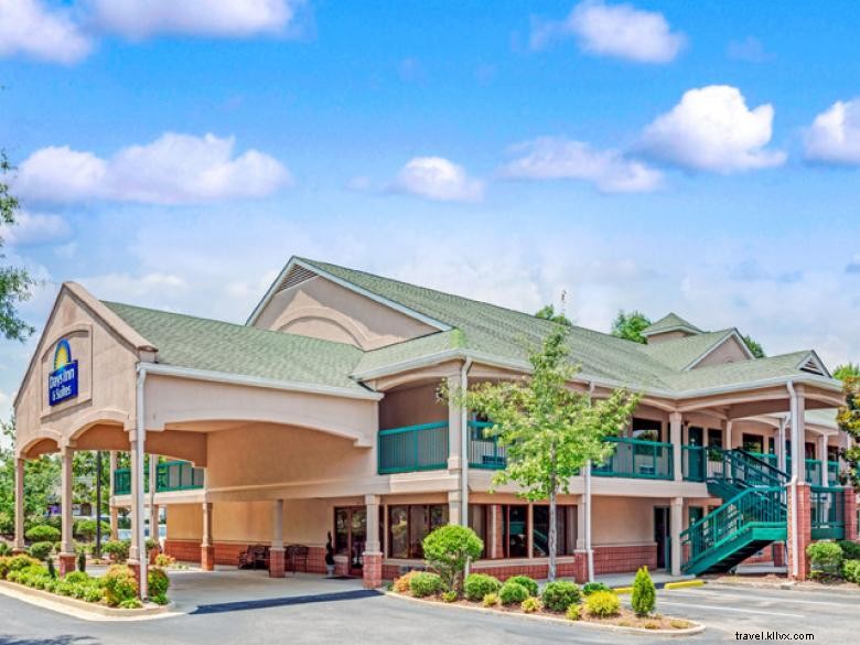 Days Inn & Suites by Wyndham – Premium Comfort in Peachtree City