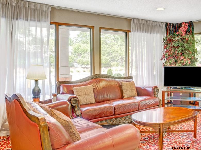 Days Inn & Suites by Wyndham – Premium Comfort in Peachtree City