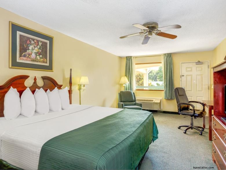Days Inn & Suites by Wyndham – Premium Comfort in Peachtree City
