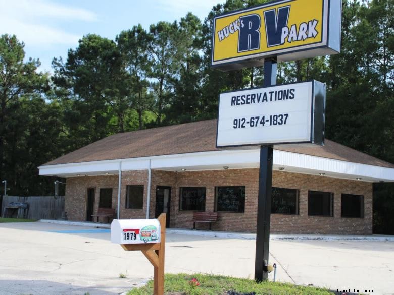 Explore Hucks RV Park – Premium Comfort & Scenic Views