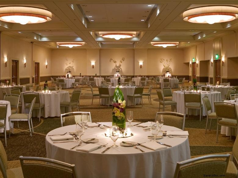 The Westin Atlanta Airport: Luxury Comfort & Seamless Travel Experience