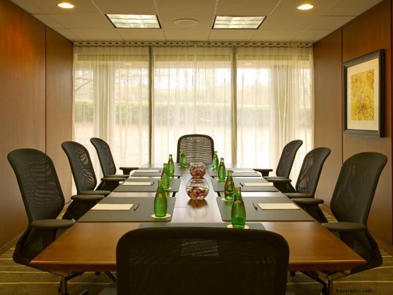 The Westin Atlanta Airport: Luxury Comfort & Seamless Travel Experience