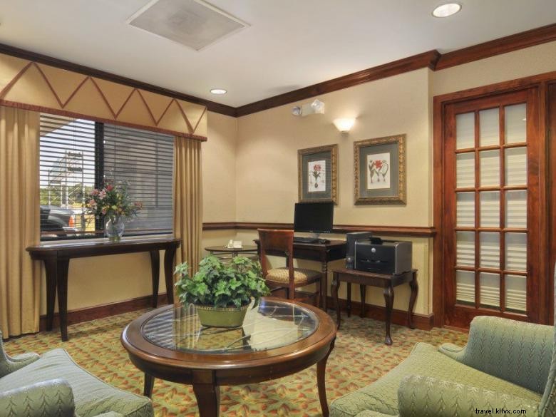 Baymont by Wyndham Albany – Comfortable Hotel Near Albany Mall