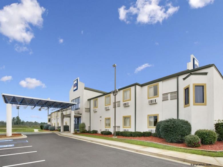 Howard Johnson by Wyndham Tifton – Warm Comfort in Scenic Southwest Georgia