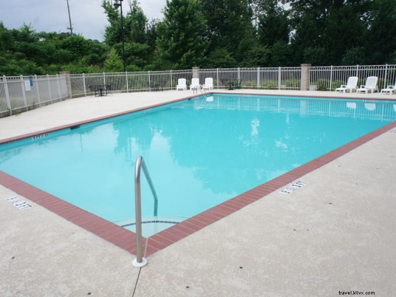 Comfortable Stay at La Quinta Inn & Suites Atlanta Douglasville - Near Metro