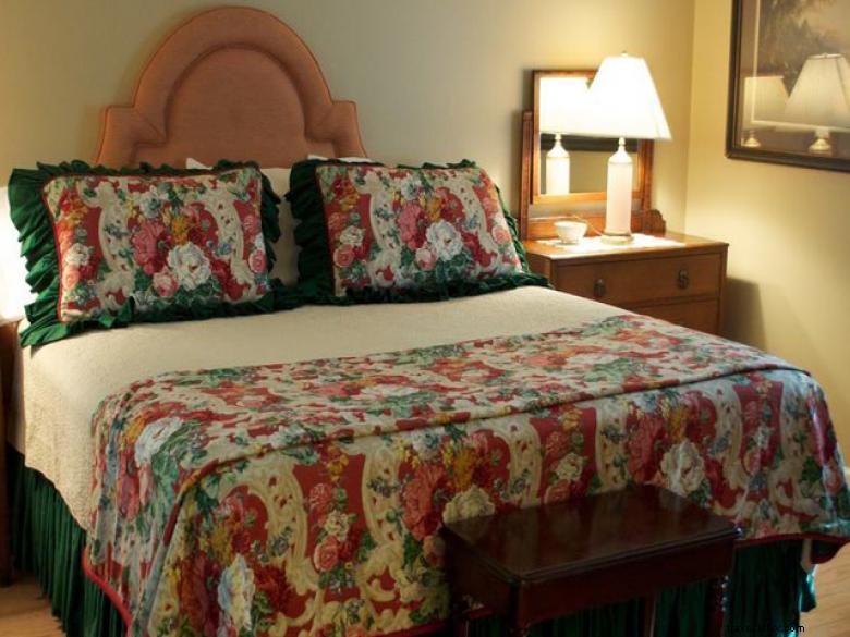 Garden Walk Bed & Breakfast Inn – Serene Garden Retreat