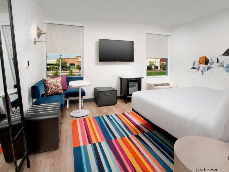 Aloft at the Battery, Atlanta – Modern Boutique Hotel with Rooftop Views