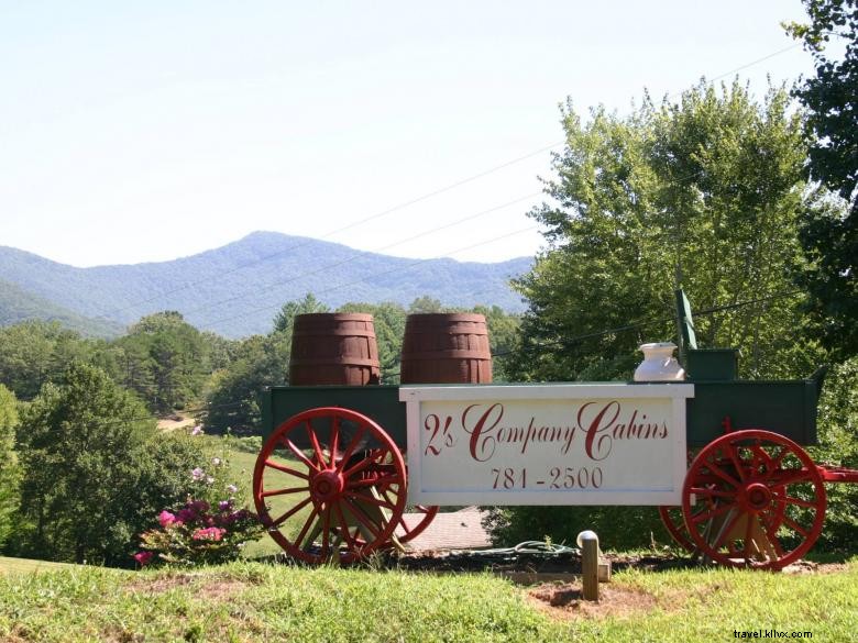 Farm Creek Cabins by 2s Company: Rustic Comfort & Scenic Views