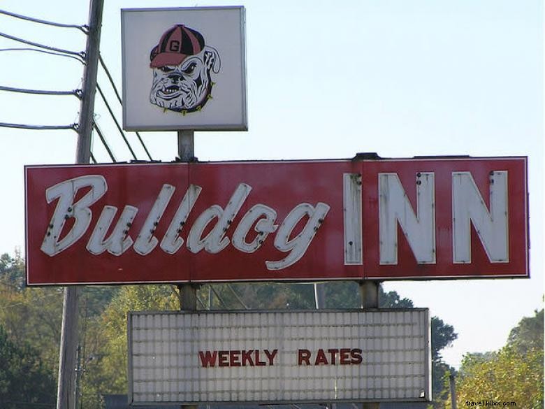 Bulldog Inn Athens – Historic 51‑Room Boutique Hotel with Pool & Pet Friendly Rooms