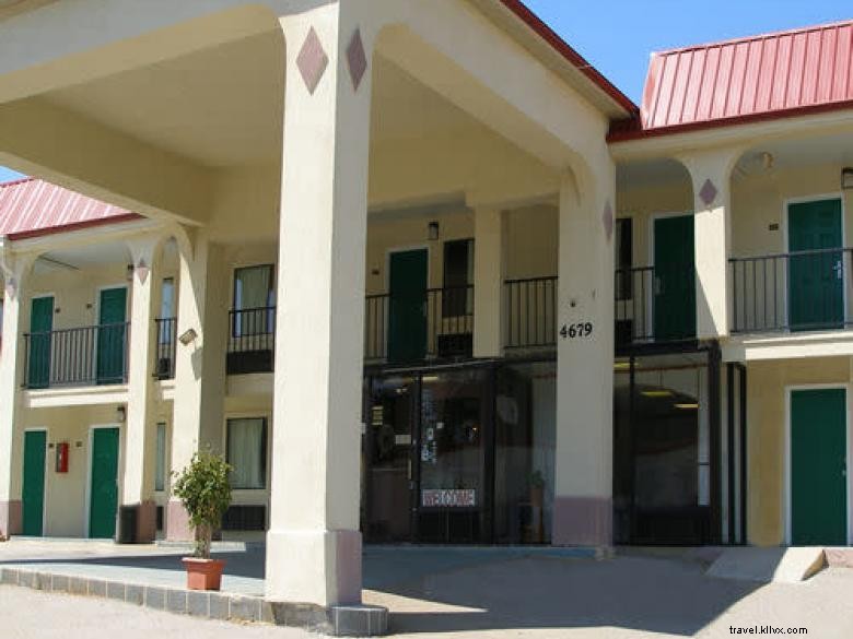 Scottish Inn – Your Comfortable Home Base in Locust Grove, GA