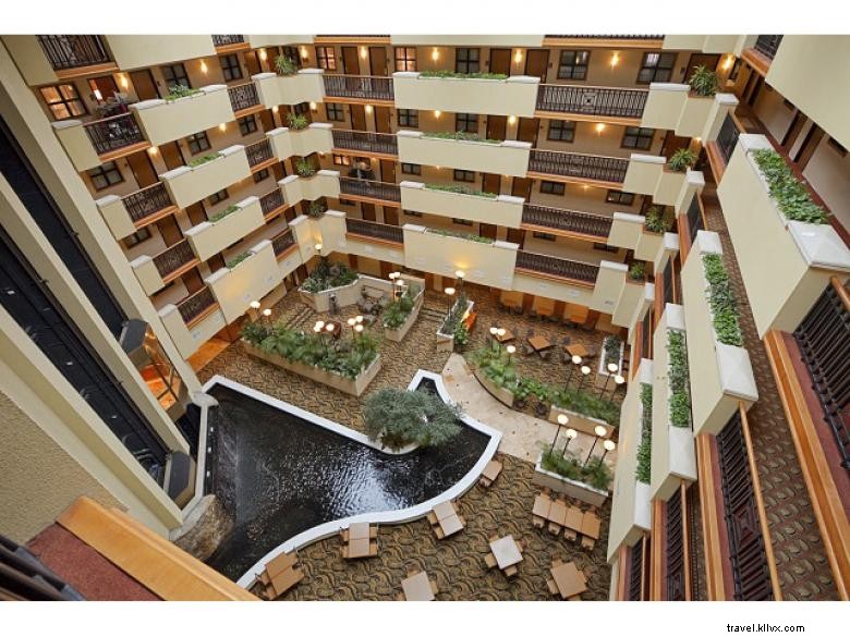 Embassy Suites by Hilton Atlanta Alpharetta – Luxury Comfort & Modern Amenities
