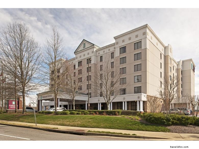 Embassy Suites by Hilton Atlanta Alpharetta – Luxury Comfort & Modern Amenities