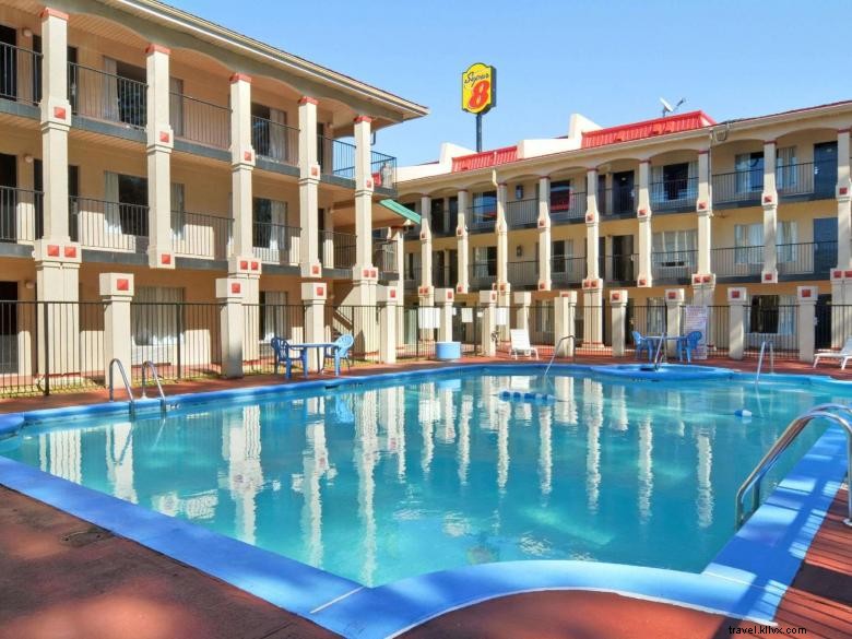 Super 8 College Park – Your Convenient Stay Near Atlanta Airport West