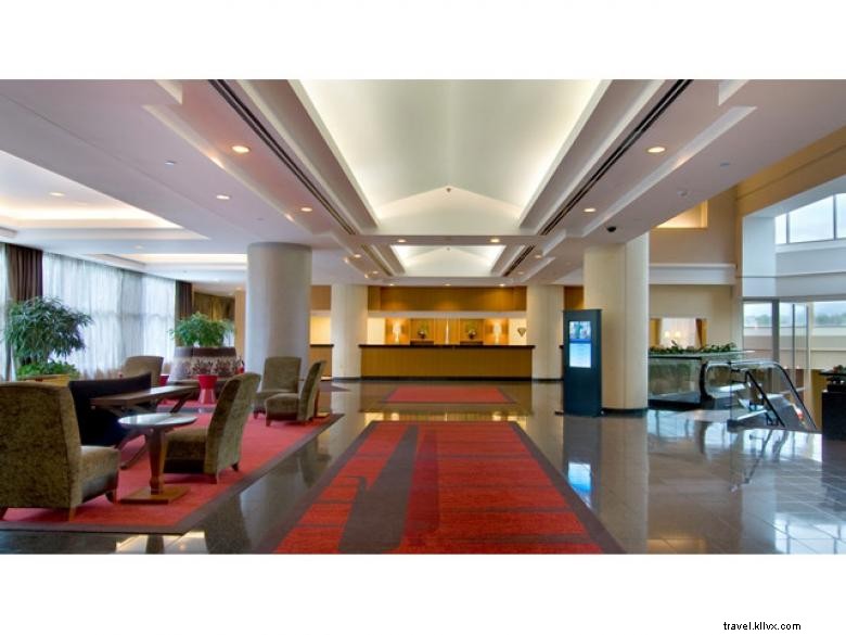 Hilton Atlanta Airport: Comfortable Stay with Convenient Airport Access