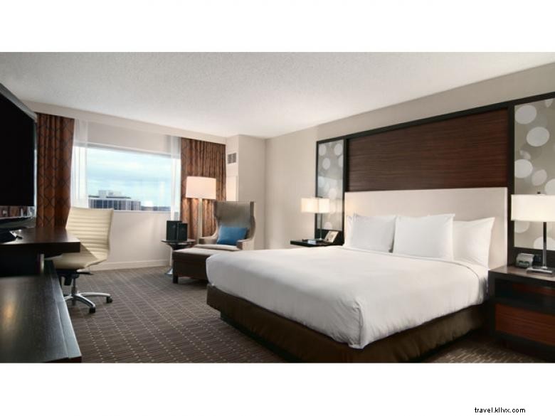 Hilton Atlanta Airport: Comfortable Stay with Convenient Airport Access