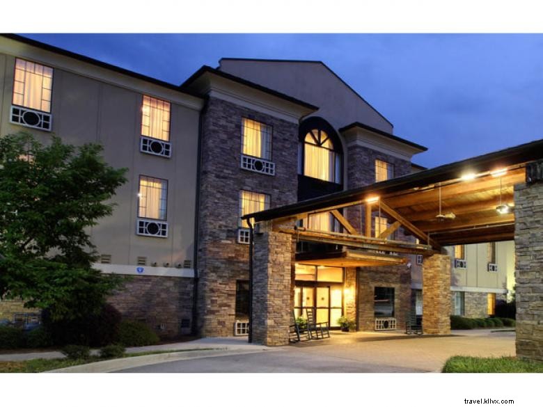 Lake Oconee Lodge: Private Cove Retreat in Eatonton s Historic Heartland