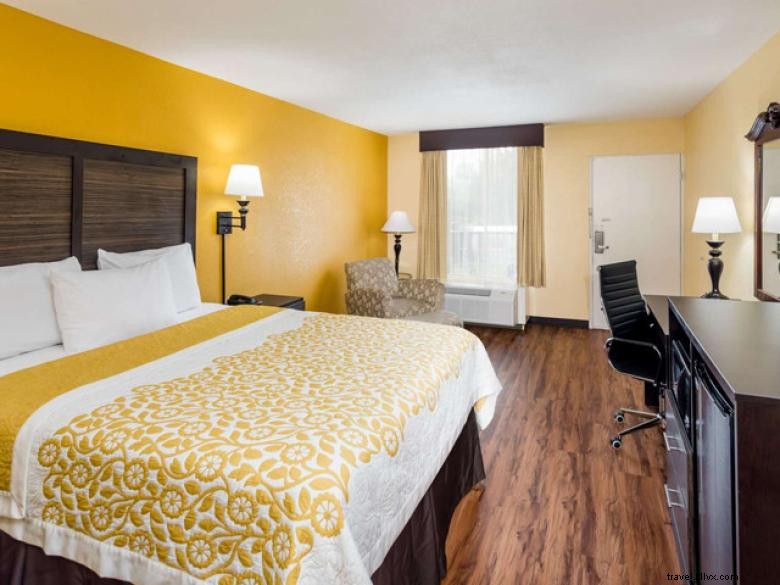 Days Inn by Wyndham Madison – Comfortable Stay in Historic Heartland