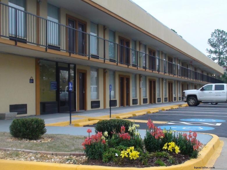 Days Inn by Wyndham Madison – Comfortable Stay in Historic Heartland