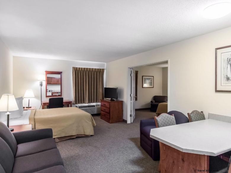 Stay at Quality Inn & Suites Savannah North – Comfort & Value in Port Wentworth