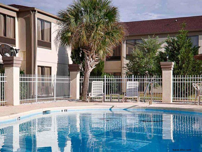 Park Inn by Radisson Albany – Modern Comfort & Convenient Location