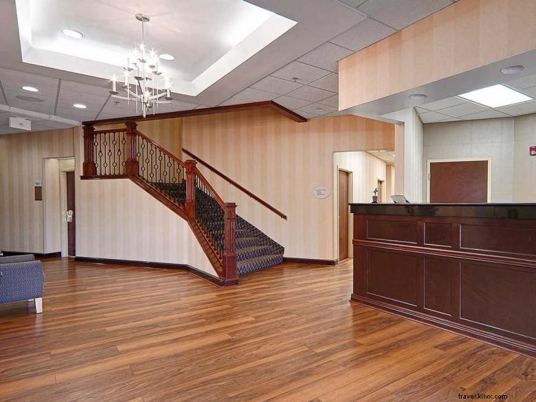 Park Inn by Radisson Albany – Modern Comfort & Convenient Location