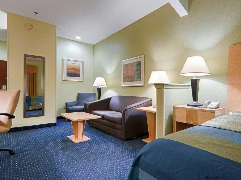 Park Inn by Radisson Albany – Modern Comfort & Convenient Location