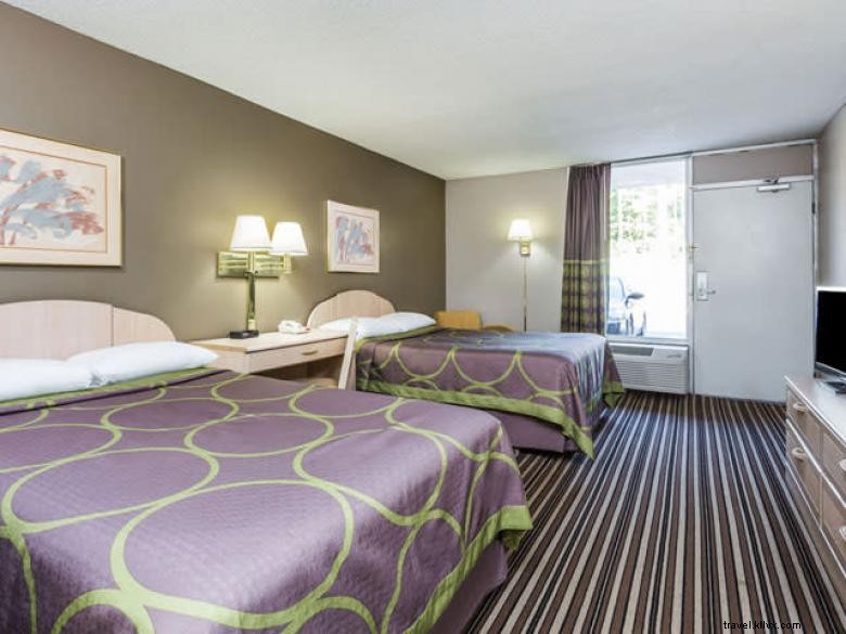 Discover Super 8 Wyndham Commerce – Comfort & Convenience in Northeast Georgia