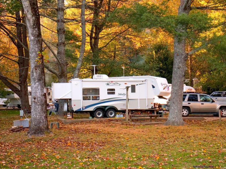Explore Moccasin Creek State Park: Camping, Picnics & Scenic Lake Views