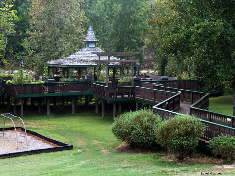 Explore Loreley Resort: Luxury Accommodations & Premier Amenities