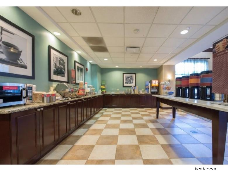 Hampton Inn & Suites Atlanta Airport West – Comfortable Stay Near Camp Creek Parkway