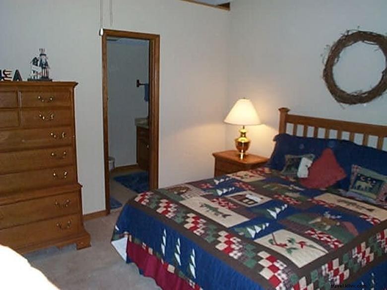 Luxury 3-Bedroom Cabin at Bear Ridge – Cozy Mountain Retreat