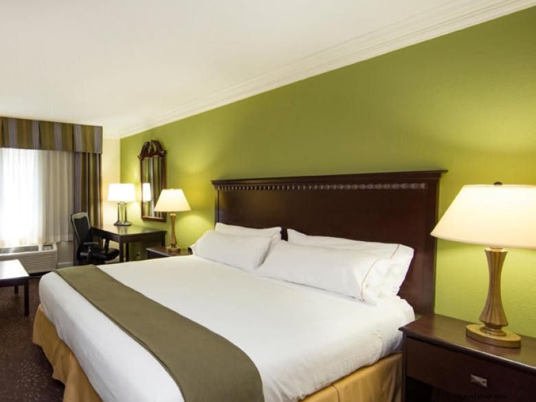 Holiday Inn Express Athens – Convenient Downtown Stay Near UGA