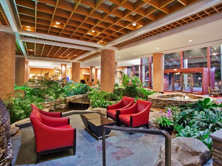 Crowne Plaza Atlanta Perimeter – Luxury Hotel in Ravinia Park