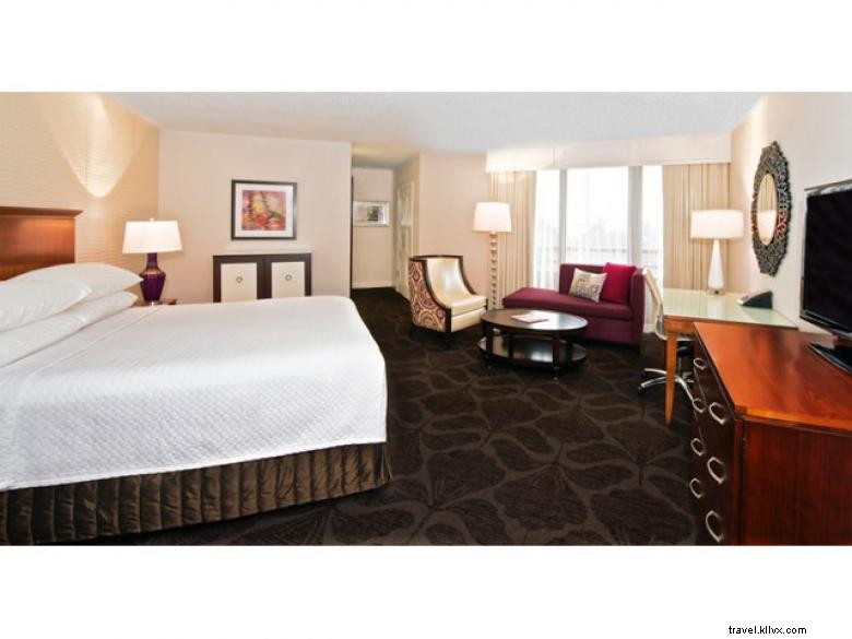 Crowne Plaza Atlanta Perimeter – Luxury Hotel in Ravinia Park