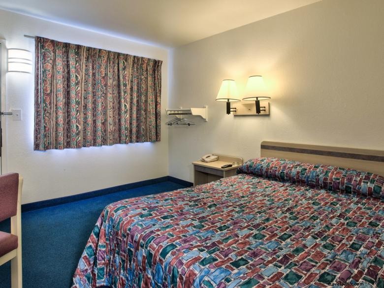 Motel 6 Valdosta – Affordable Comfort Near the University