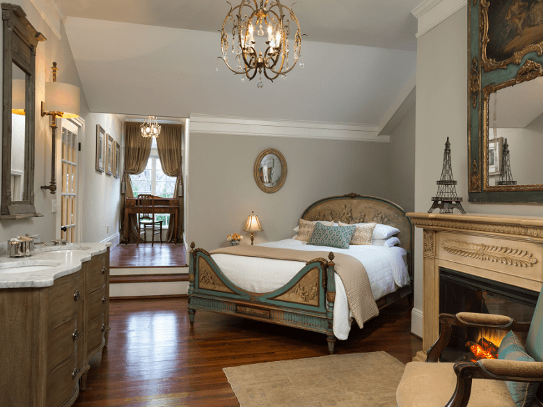 Twelve Oaks Bed & Breakfast: Historic Comfort in Covington, GA