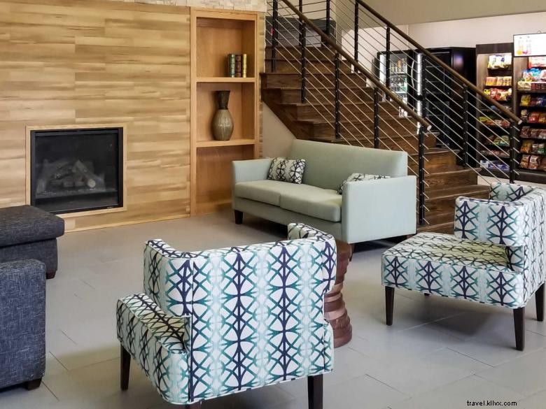 Stay at Clarion Pointe Columbus – Luxury, Comfort, and Convenience