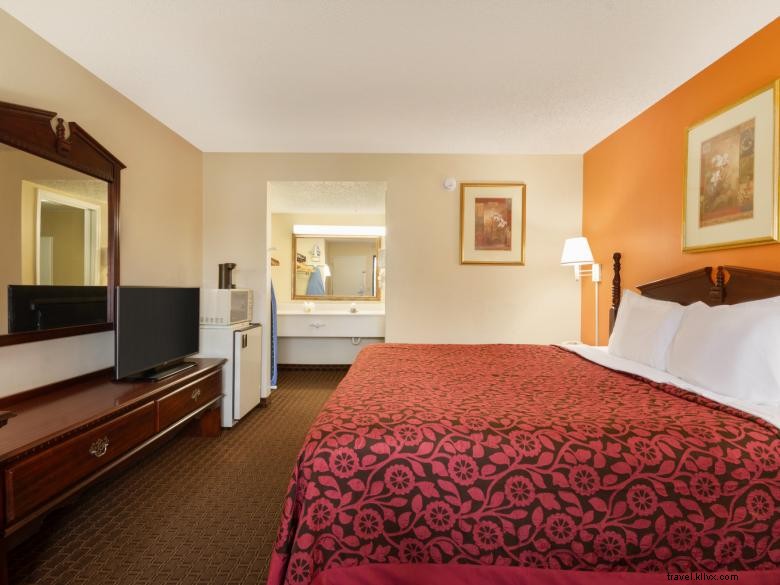 Days Inn by Wyndham Atlanta Stone Mountain – Comfortable Rooms, Free Breakfast & Easy Access