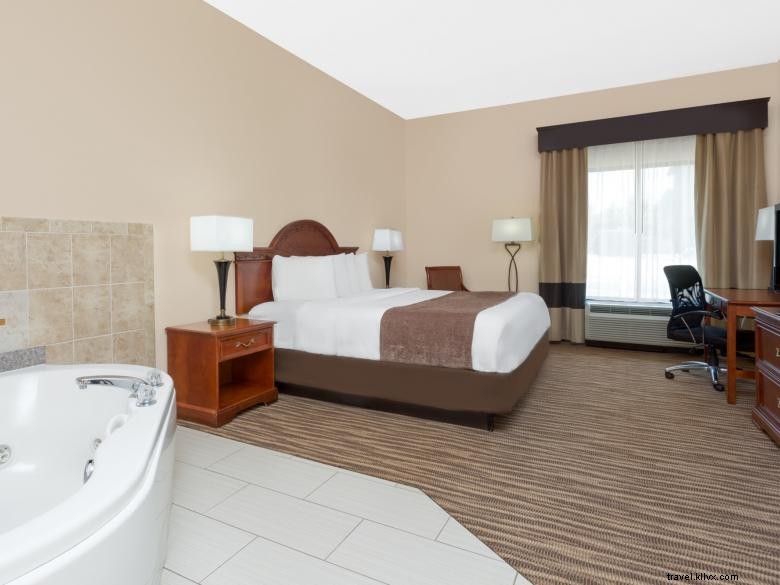 Baymont by Wyndham Augusta Riverwatch – Comfortable & Affordable Stay by the River