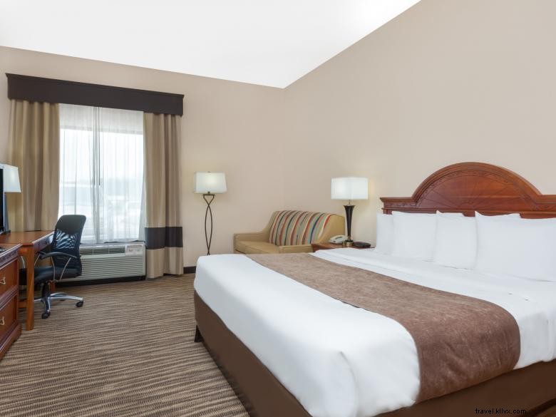 Baymont by Wyndham Augusta Riverwatch – Comfortable & Affordable Stay by the River