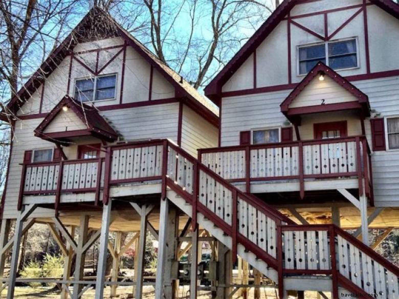 Riverbend Motel & Cabins – A Serene Riverfront Getaway