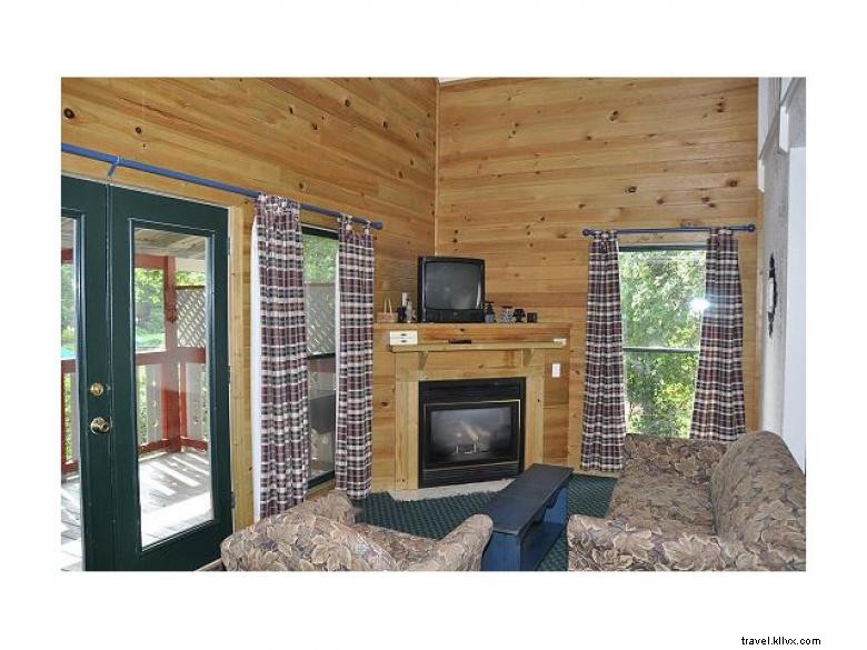 Riverbend Motel & Cabins – A Serene Riverfront Getaway